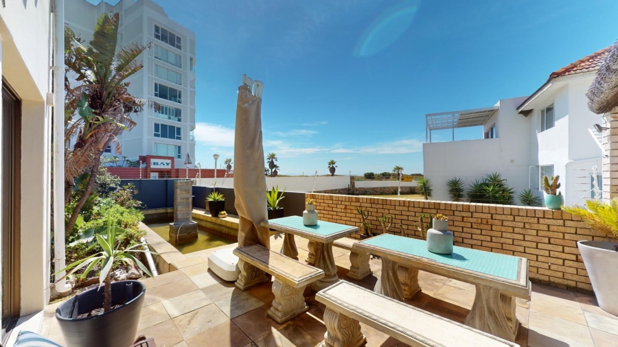 10 Bedroom Property for Sale in Summerstrand Eastern Cape